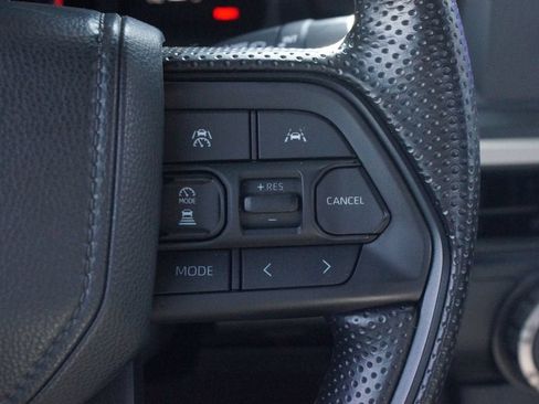 Used 2025 Toyota Tacoma SR w/ SR Upgrade Package AWD/4WD image 10