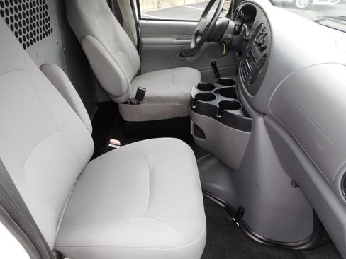 Used 2006 Ford E-150 and Econoline 150 image 25