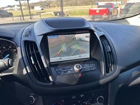 Used 2019 Ford Escape SE image 14