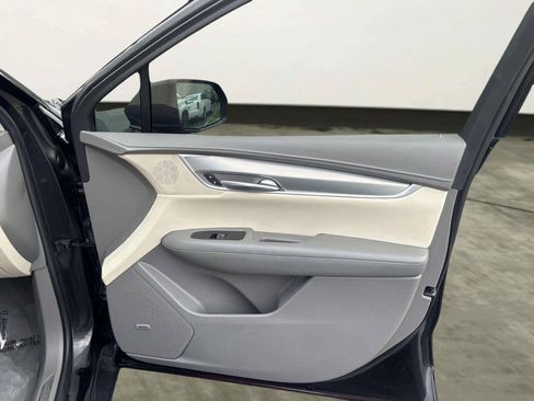 Used 2018 Cadillac XT5 Luxury w/ Driver Awareness Package FWD image 21