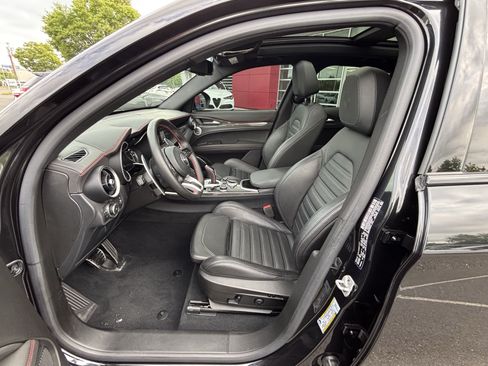 Used 2023 Alfa Romeo Stelvio Estrema AWD/4WD image 28
