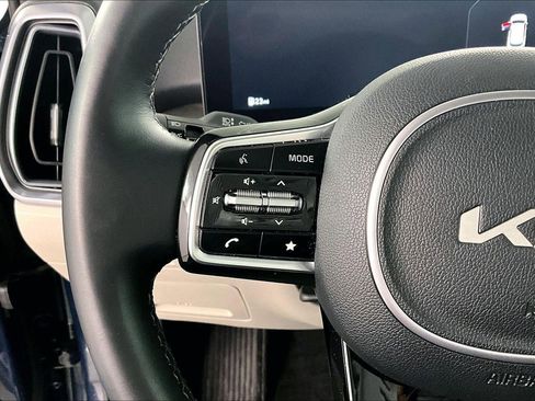 Used 2024 Kia Sorento SX image 11