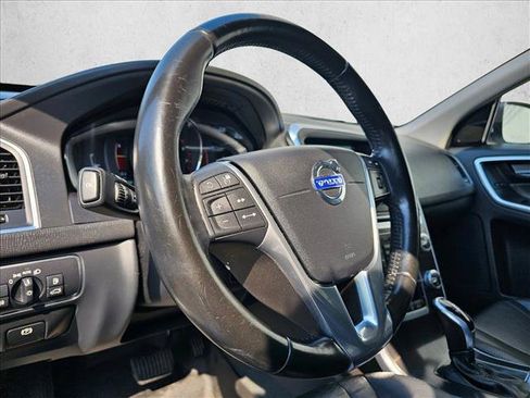 Used 2016 Volvo XC60 T5 Platinum AWD/4WD image 23