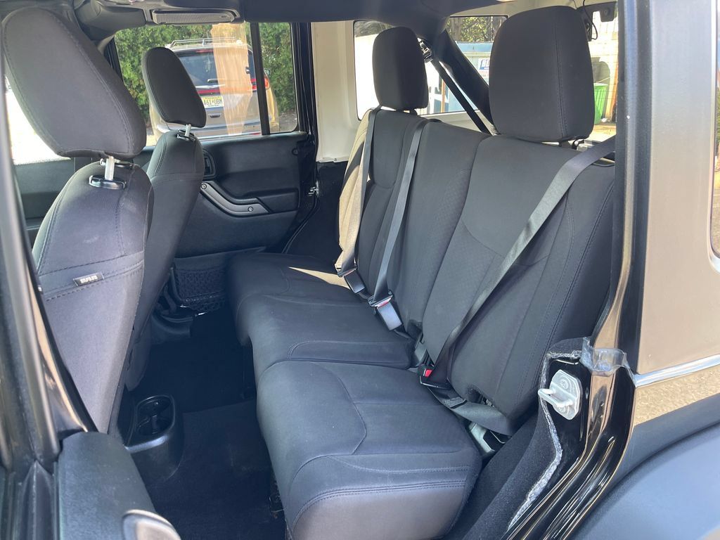 Used 2018 Jeep Wrangler Unlimited Sport S AWD/4WD image 15