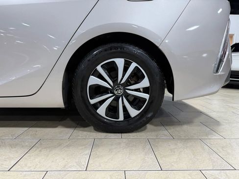 Used 2019 Toyota Prius Prime Premium image 34