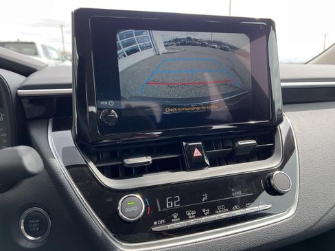 Used 2025 Toyota Corolla LE w/ LE Premium Package image 5