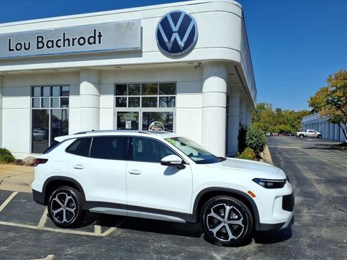 New 2025 Volkswagen Tiguan SE image 1