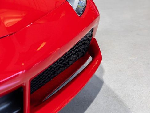 Used 2018 Ferrari 488 GTB RWD image 12