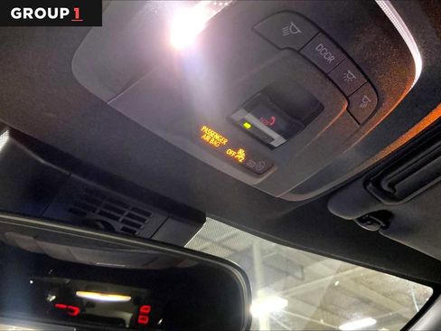 Used 2025 Toyota Corolla SE image 34