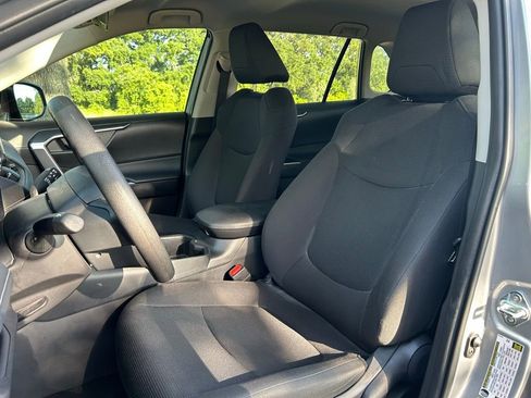Certified 2025 Toyota RAV4 LE FWD image 15