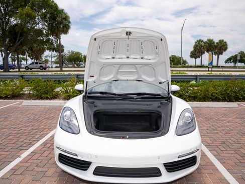 Used 2018 Porsche 718 Cayman RWD image 31