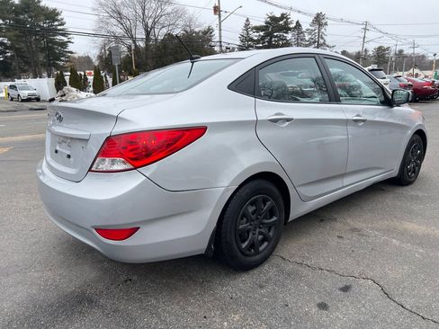 Used 2013 Hyundai Accent GLS FWD image 6