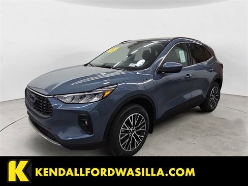 New 2025 Ford Escape SE w/ Class II Trailer Tow Package image 1