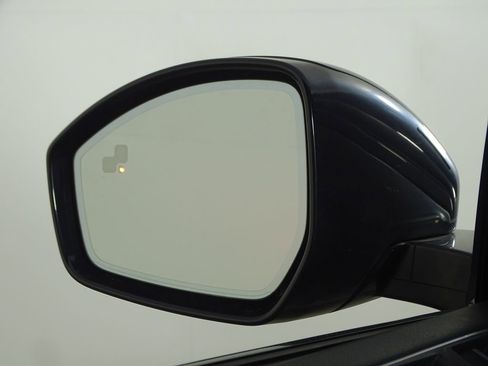 Used 2019 Jaguar F-PACE R-Sport image 41