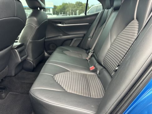 Used 2018 Toyota Camry SE FWD image 21