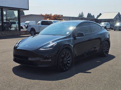 Used 2023 Tesla Model Y Performance AWD/4WD image 10