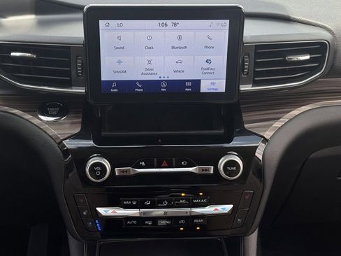 Used 2023 Ford Explorer Limited image 18