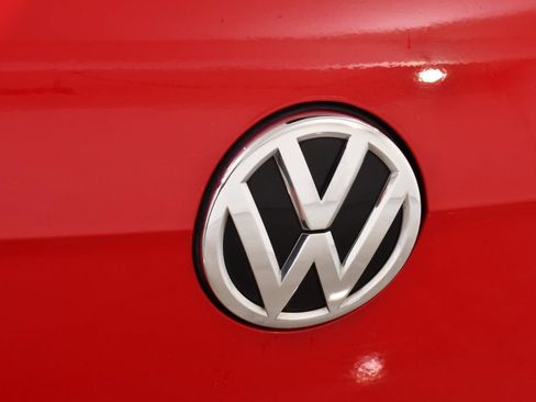 Used 2017 Volkswagen Golf S FWD image 21