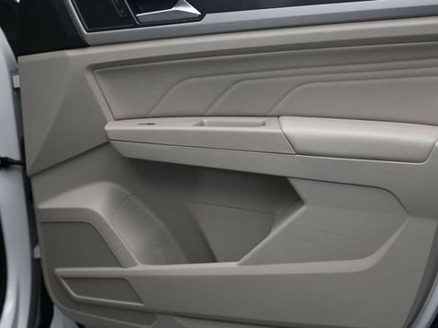 Used 2021 Volkswagen Atlas SEL R-Line FWD image 29