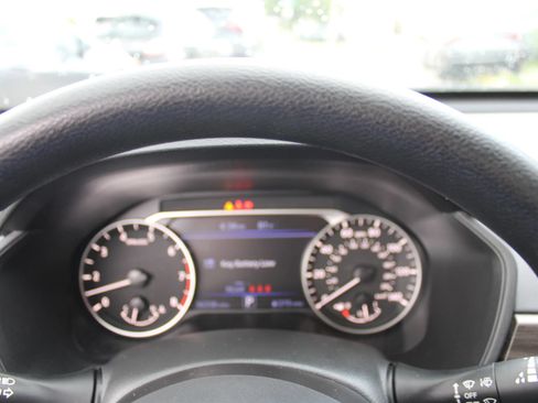 Used 2024 Nissan Altima 2.5 SV FWD image 14
