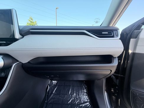 Used 2023 Toyota RAV4 XLE Premium AWD/4WD image 20