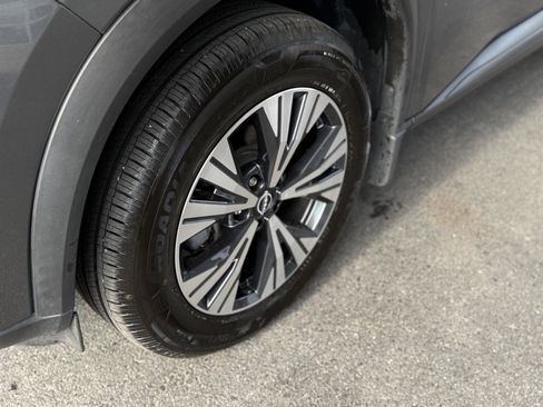 Used 2023 Nissan Rogue SV image 11