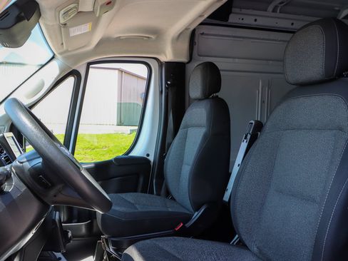 Used 2024 RAM ProMaster 2500 w/ Convenience Group FWD image 23