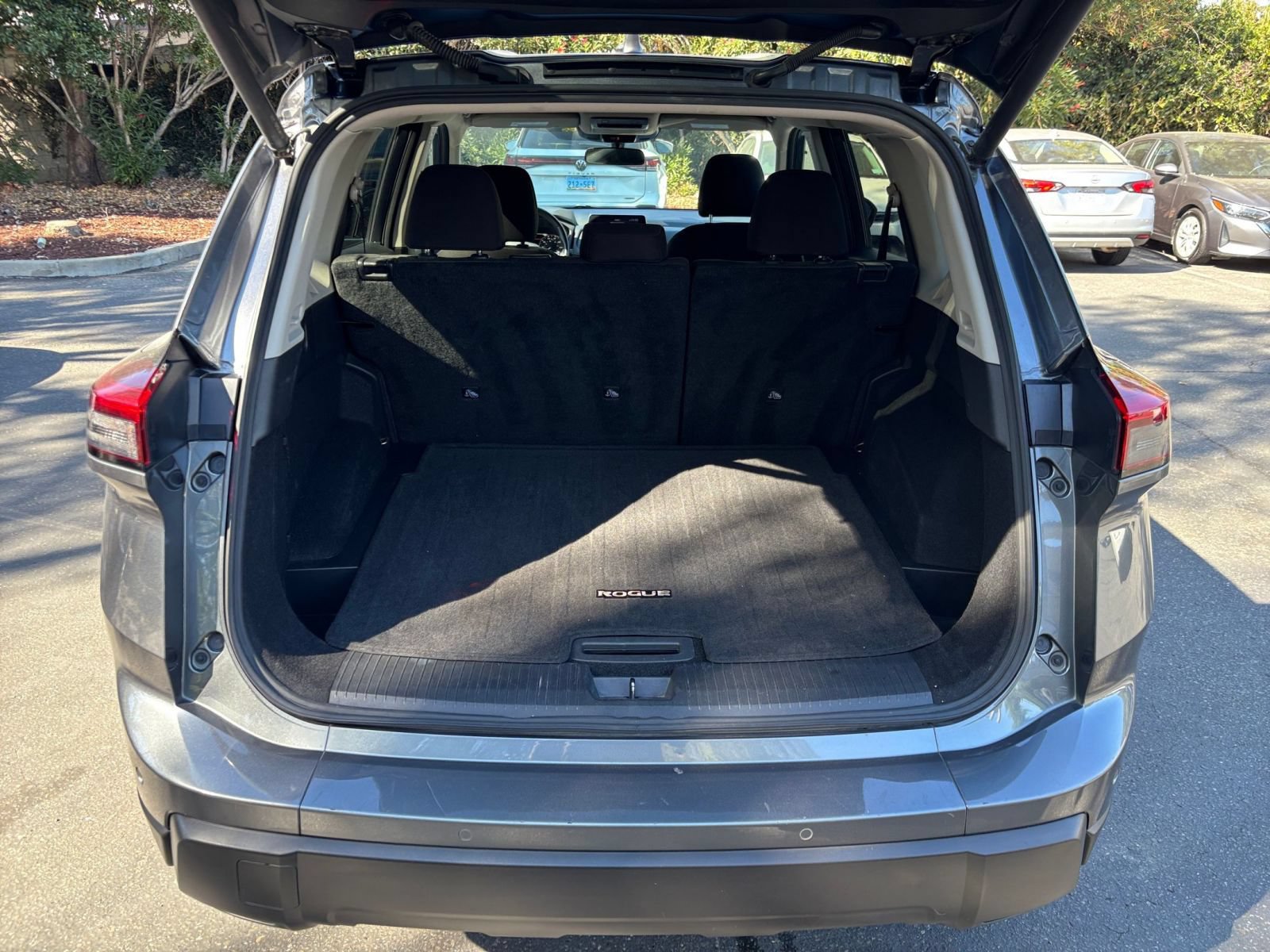 Used 2025 Nissan Rogue SV AWD/4WD image 32