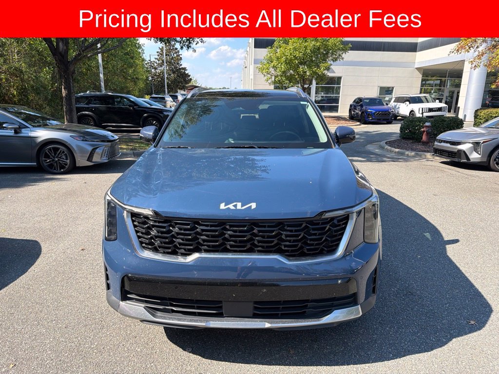 Used 2024 Kia Sorento S w/ Panoramic Sunroof Package AWD/4WD image 2