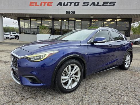 Used 2019 INFINITI QX30 w/ Navigation Package image 1