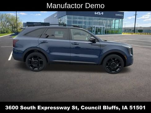 Used 2025 Kia Sorento SX AWD/4WD image 5