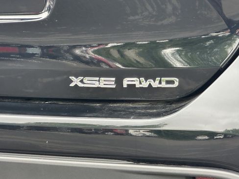 Used 2025 Toyota Highlander XSE AWD/4WD image 36