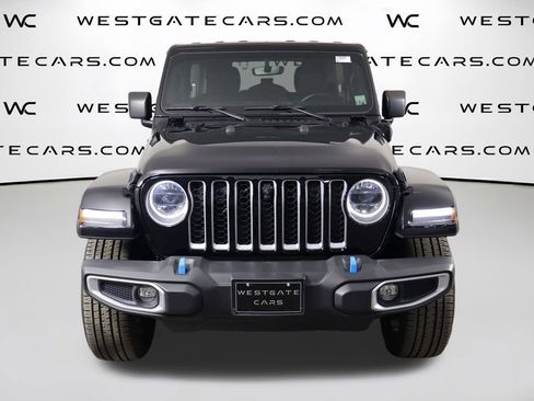 Used 2023 Jeep Wrangler Unlimited Sahara w/ Cold Weather Group AWD/4WD image 2