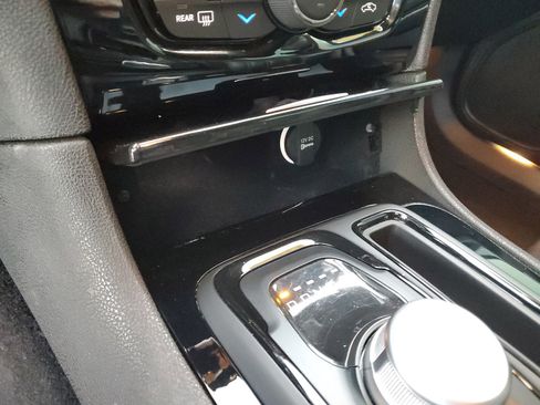 Certified 2020 Chrysler 300 S image 23