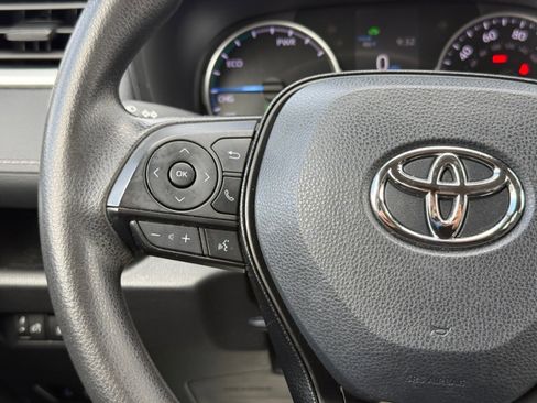 Used 2021 Toyota RAV4 LE image 26