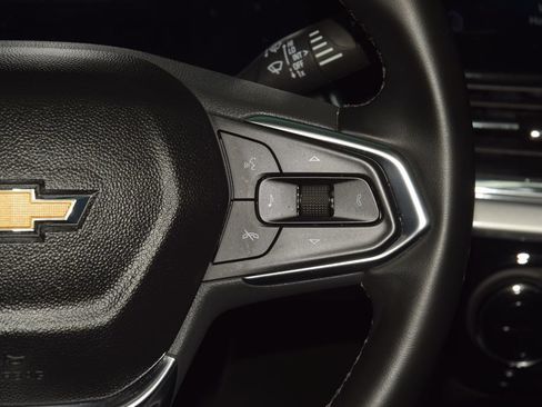 Used 2025 Chevrolet Trax LT w/ Driver Confidence Package FWD image 36