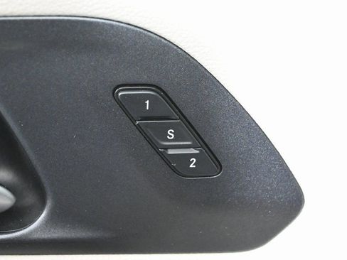 Used 2020 Chrysler Pacifica Limited image 22