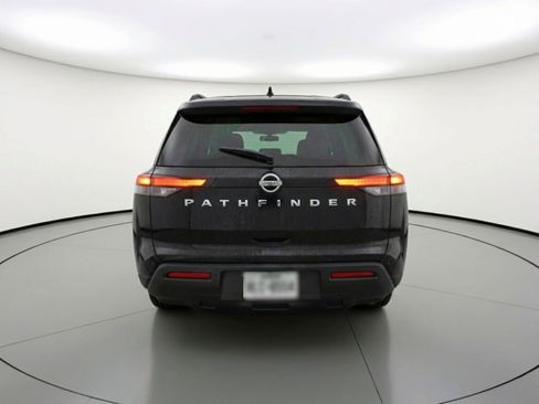 Used 2025 Nissan Pathfinder SV image 7