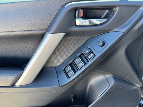 Used 2017 Subaru Forester 2.5i Limited image 12