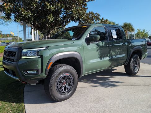 Used 2025 Nissan Frontier PRO-4X w/ Pro Premium Package image 5