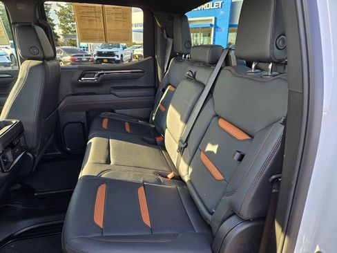 Certified 2025 GMC Sierra 1500 AT4 image 6