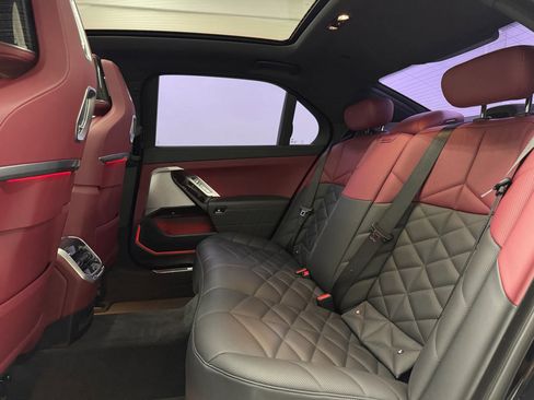 Used 2023 BMW 740i w/ Parking Assistance Package RWD image 16