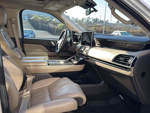 Used 2022 Lincoln Navigator L Reserve image 10