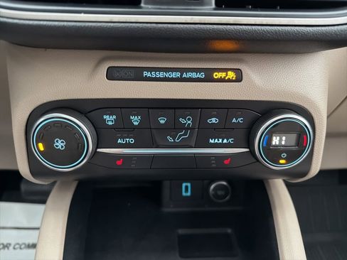 Certified 2020 Ford Escape SE image 31