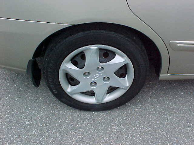 Used 2005 Hyundai Elantra GLS FWD image 9