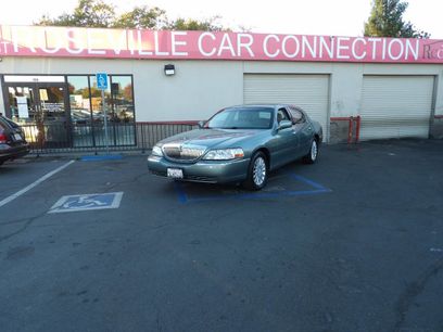 Used 2005 Lincoln Town Car Signature