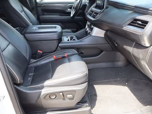 Used 2021 GMC Yukon SLT w/ Rear Media and Nav Package RWD image 18