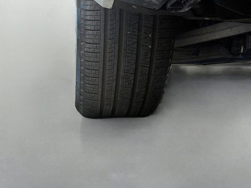 Used 2025 Audi Q7 3.0T Premium AWD/4WD image 47