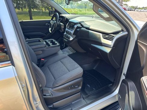 Used 2019 GMC Yukon XL SLE w/ Convenience Package AWD/4WD image 14