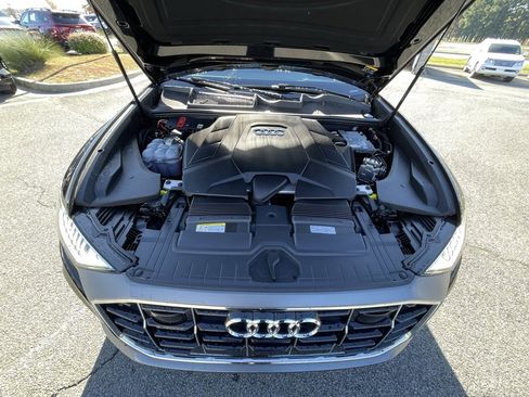 Used 2023 Audi Q8 Prestige image 32